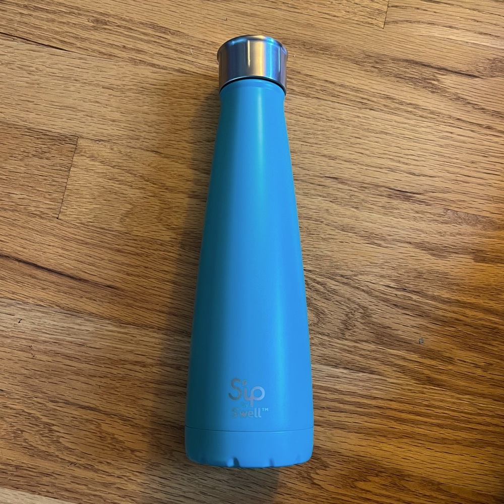 Blue Sip by Swell Water bottle, never used!
